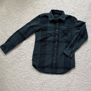 Banana Republic Dark Green Black Plaid Button Down Flannel Shirt